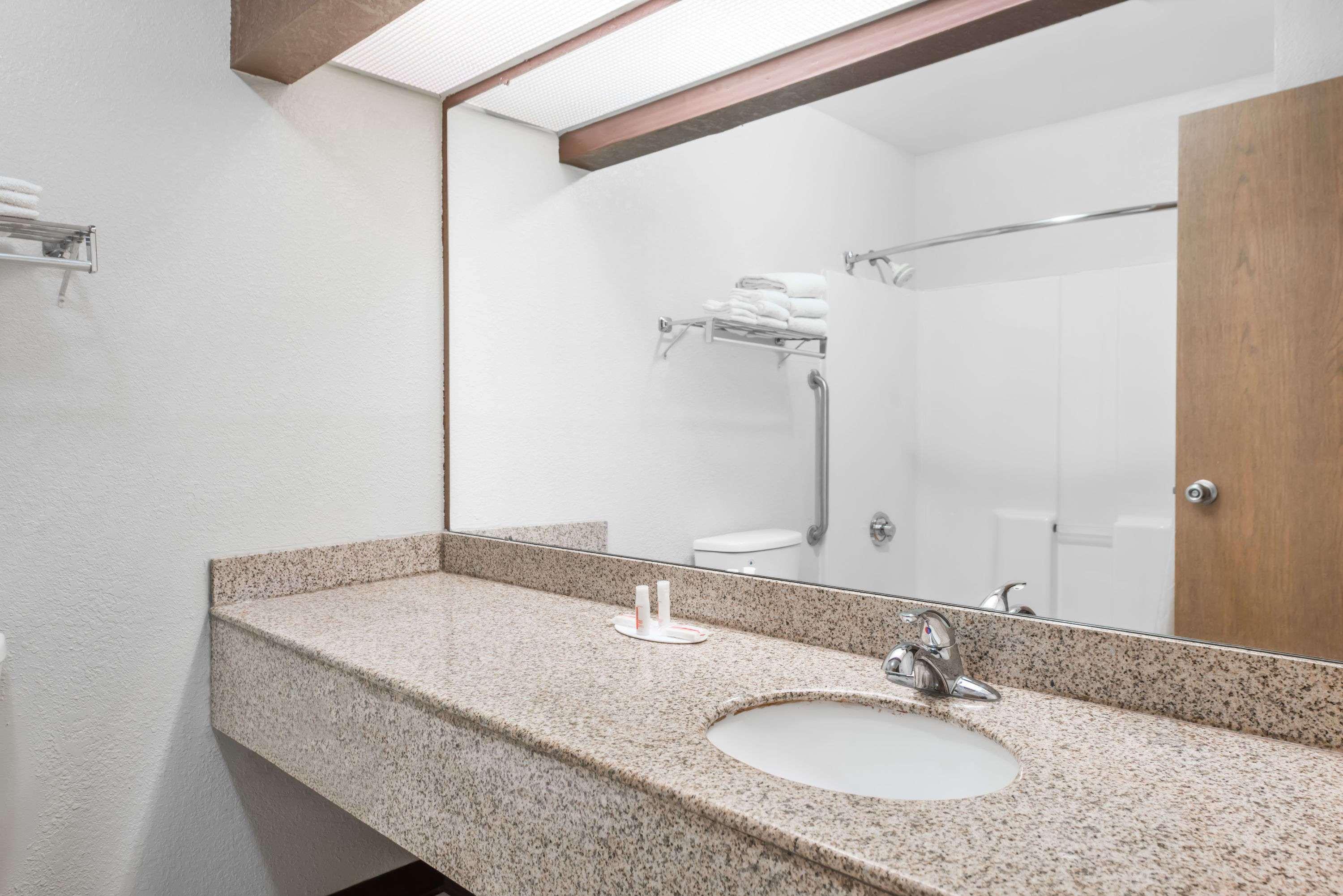 Days Inn & Suites By Wyndham Casey Extérieur photo
